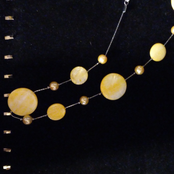 Yellow Mother Of pearl necklace - Picture 4 of 4
